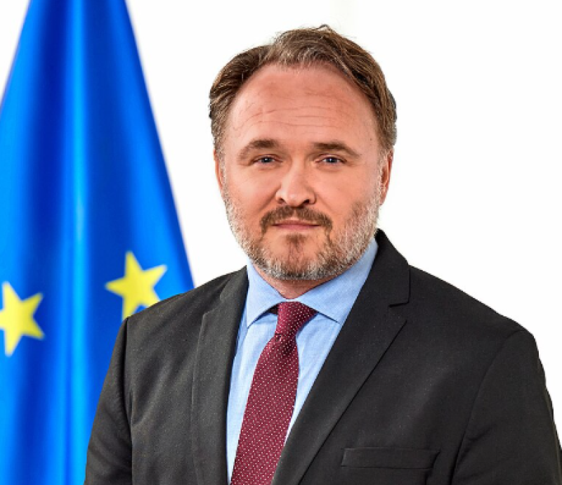 Oorlog Midden-Oosten: EU-energiechef waarschuwt voor “langdurige energieverstoring“