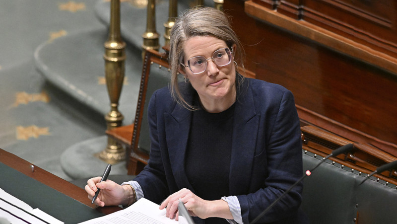 Van Bossuyt past opvangbeleid aan: Raad van State geeft richtlijnen, minister reageert