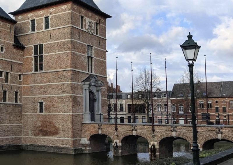 Vrijgesproken in Turnhout: dochter ontsnapt aan veroordeling voor erbarmelijke woonomstandigheden