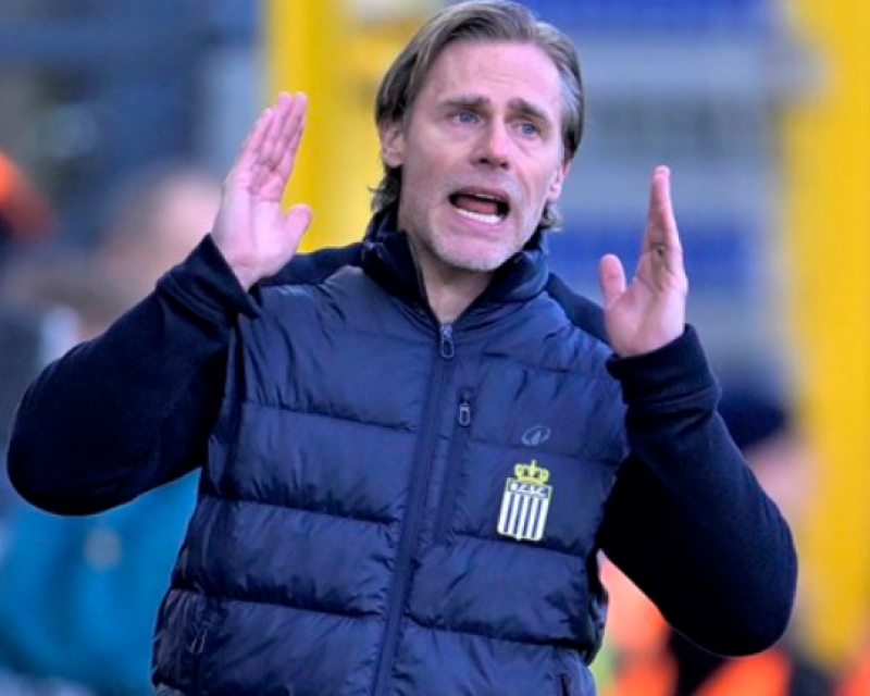 Vrije val wordt hem fataal: Sporting Charleroi zet Hans Cornelis aan de deur