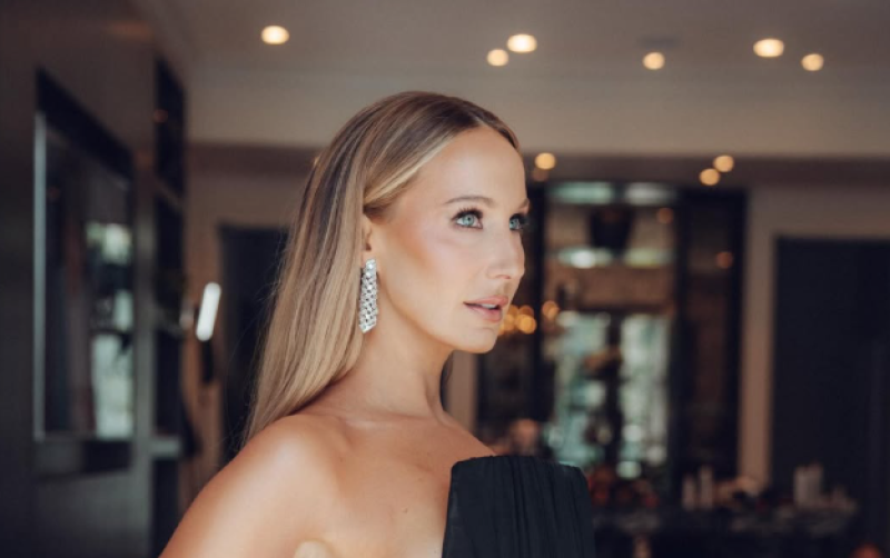 📸 Bekende comédienne legt uit waarom ze haar vriend toestaat om met andere vrouwen te slapen