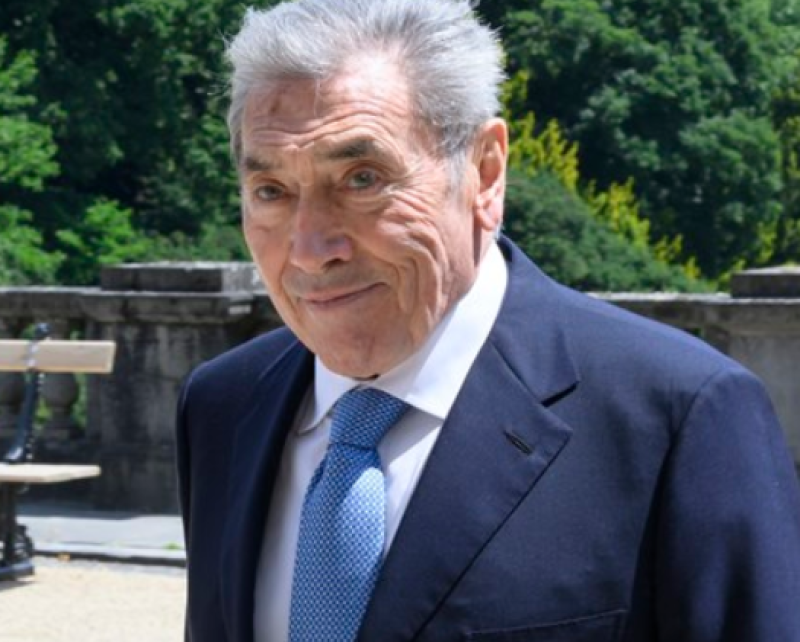De miserie blijft duren voor 'De Kannibaal': Eddy Merckx opnieuw opgenomen in het ziekenhuis