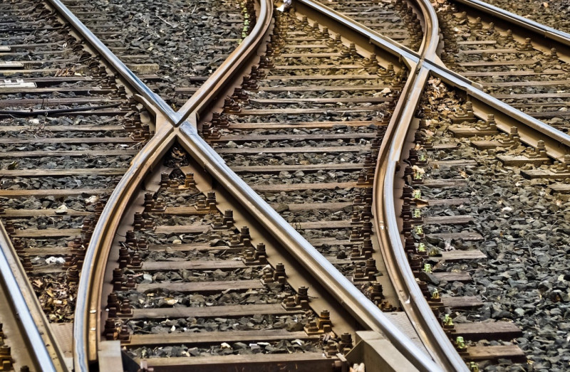 Spoorlopers kosten ons dagelijks 4,5 uur vertraging: Infrabel pakt Brussel aan