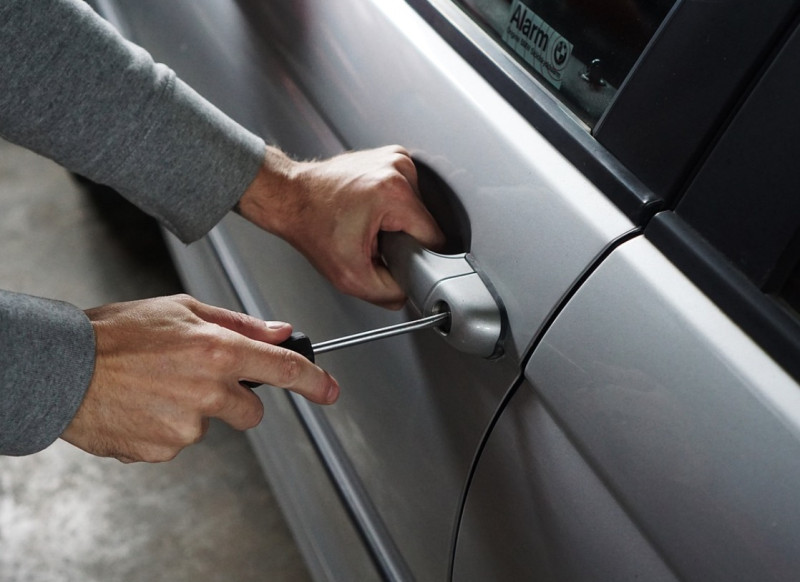 Voor 20.000 euro aan materiaal gestolen uit bestelwagen van Arendonkse dakwerker