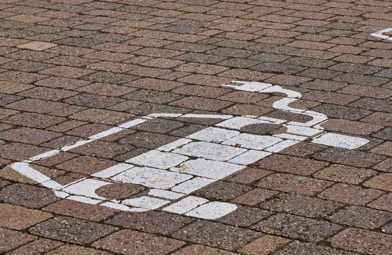 Iedereen koopt elektrisch… maar op straat merk je daar verrassend weinig van