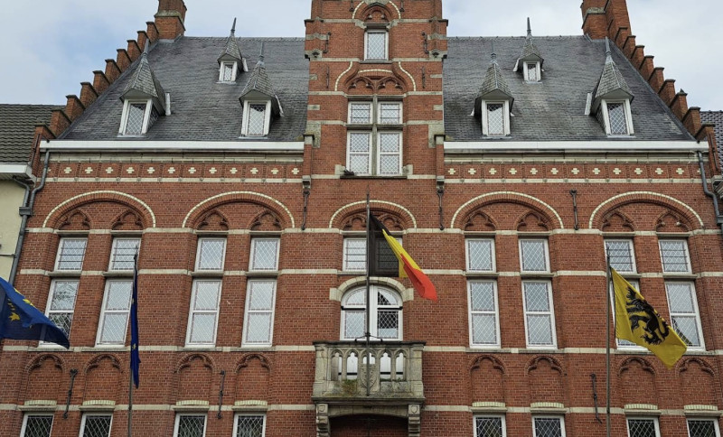 Arendonk wil pakjesautomaat voor gemeentedocumenten: ophalen wanneer het jou past