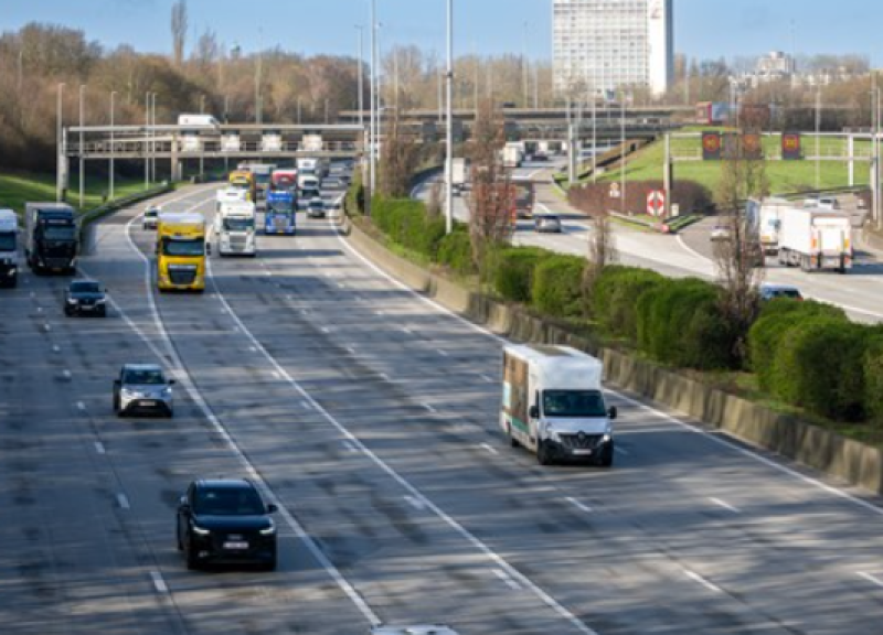 Aanleg van extra afslagstrook in Ieper van start
