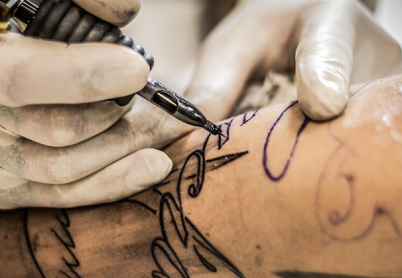 Tattoo's in Kortrijk ondersteunen dierenhulp