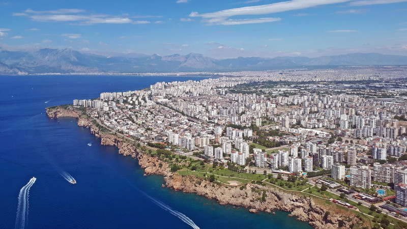 Oorlog Midden-Oosten: ministers uit Turkije, Pakistan, Saoedi-Arabië en Egypte ontmoeten elkaar in Antalya