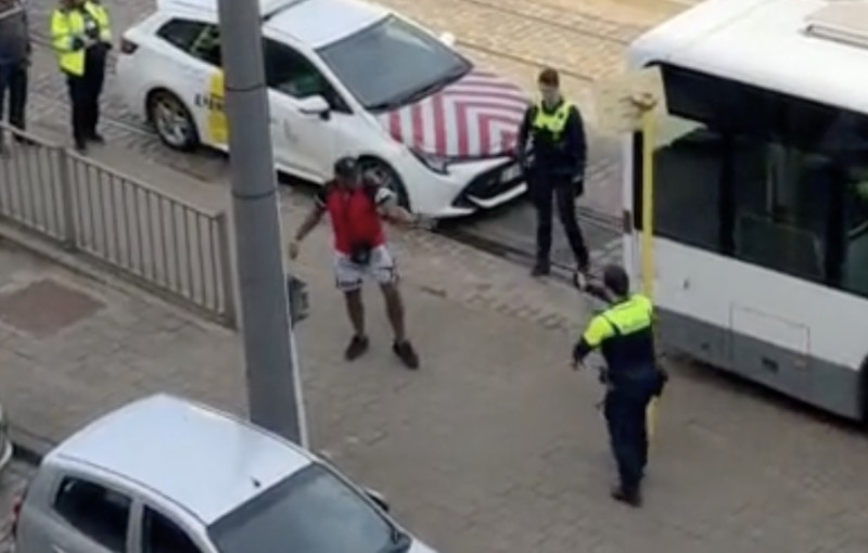 🎥 Antwerpse agenten zijn watjes