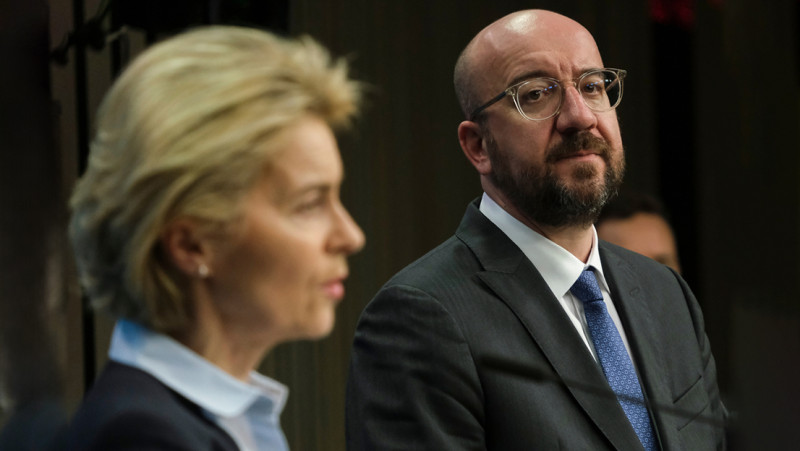 Charles Michel haalt – 2 jaar te laat – uit naar ‘bitch’ Ursula von der Leyen