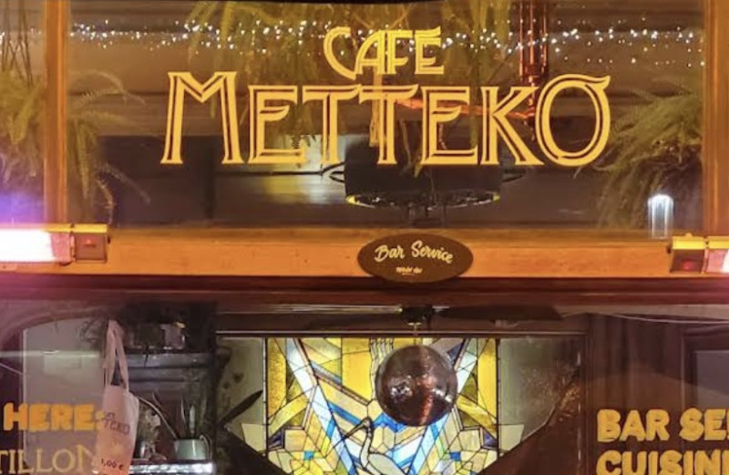 Café Metteko aan het Beursplein heropent na anderhalf jaar: "Het bruine karakter blijft"