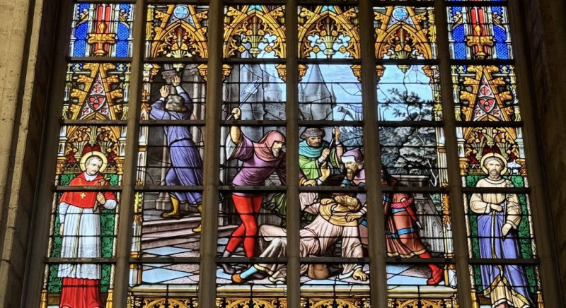 Commotie rond glasramen van de Sint-Michiels- en Sint-Goedelekathedraal in Brussel
