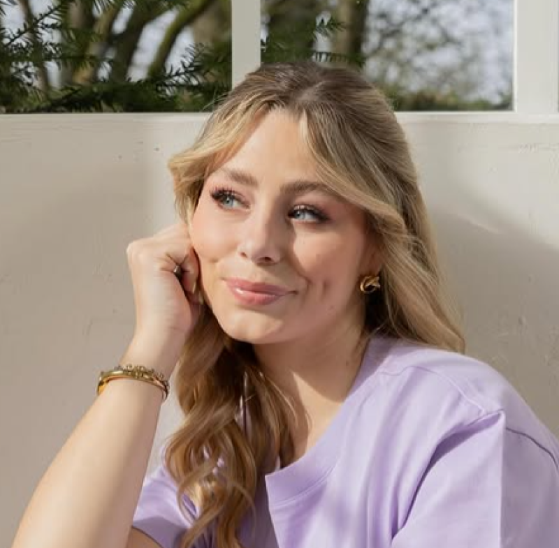 Influencer Steffi Mercie aan de botox? "Het middelbaar was niet zo'n fijne periode"