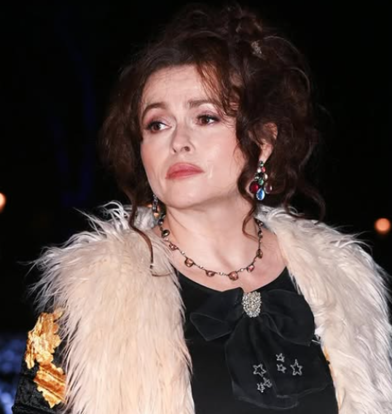 Net nu de opnames zijn begonnen, verlaat Helena Bonham Carter al meteen de set van 'The White Lotus'