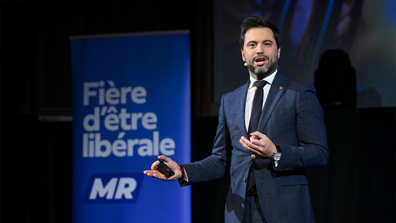 Bouchez kaapt 1 mei: frontale aanval op socialisten én hun miljonairstaks