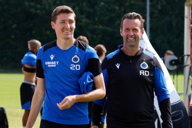 Voormalige trainer van Club Brugge en Standard ontslagen na zware beschuldigingen van seksuele intimidatie