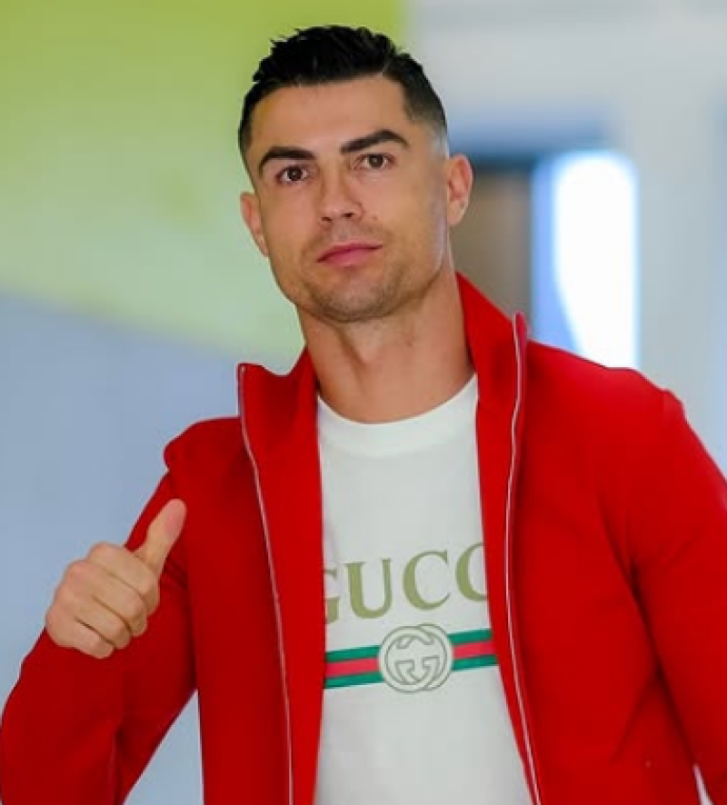 🎥 Meer dan 1 miljoen euro! CR7 voegt zeldzame Mercedes toe aan zijn indrukwekkende autocollectie