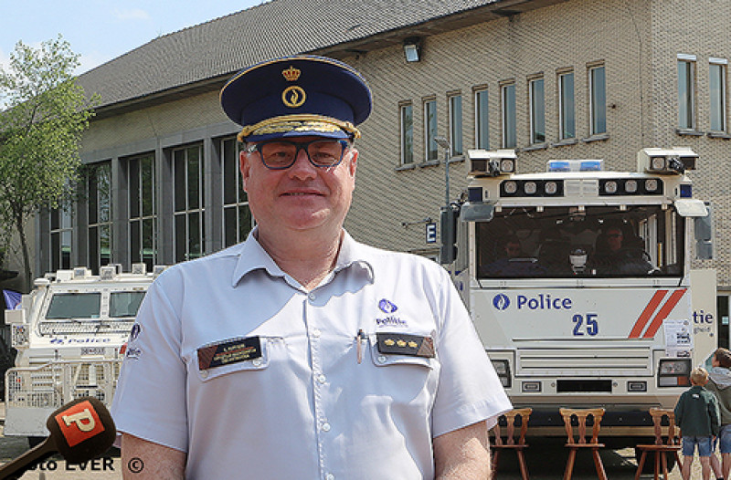 Op 8 mei 2026 kondigde P-magazine de jobdag aan en op 9 mei 2026 was P-magazine aanwezig op de jobbeurs van de Federale Politie in Wilrijk