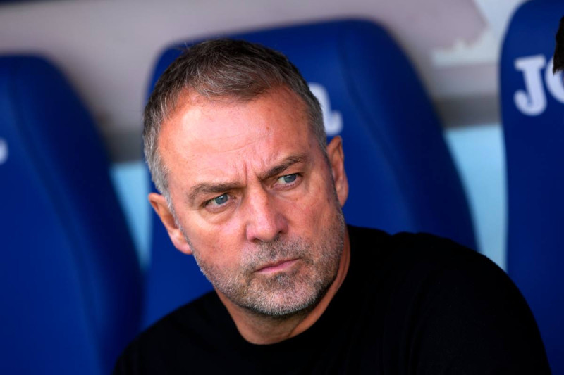 Een titel die héél veel emoties losmaakt: de rollercoaster die Hansi Flick, coach van FC Barcelona, beleefde