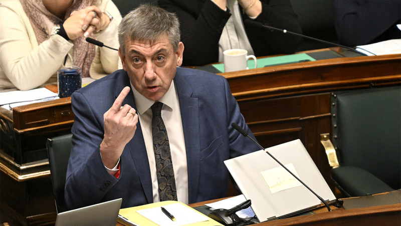 Oppositie saboteert pensioenhervorming, stemming opnieuw uitgesteld
