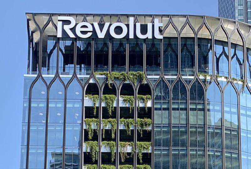 Koude douche voor Nicolas bij Revolut: “gratis“ rekening bevat onverwachte kosten