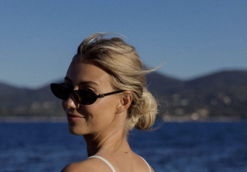 Celine Van Ouytsel toont ons haar bikinilijf