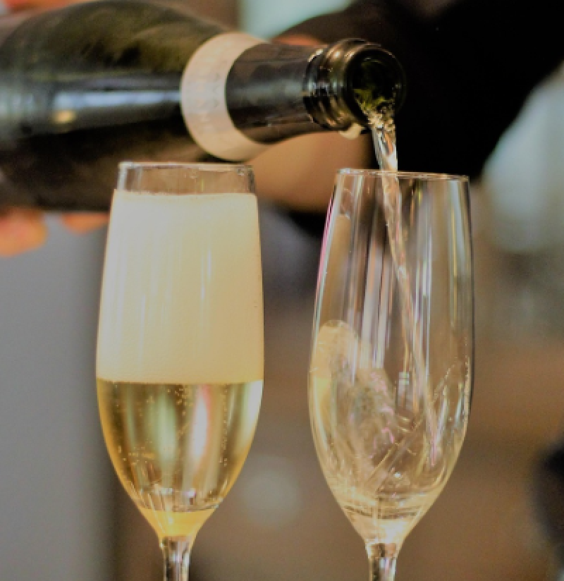 Mannen in de rechtbank voor diefstal van cava