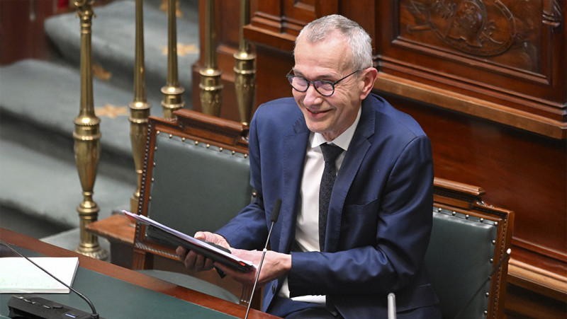 Kamer geeft groen licht voor omstreden zorghervorming: fraudeurs riskeren tijdelijk verlies van RIZIV-nummer