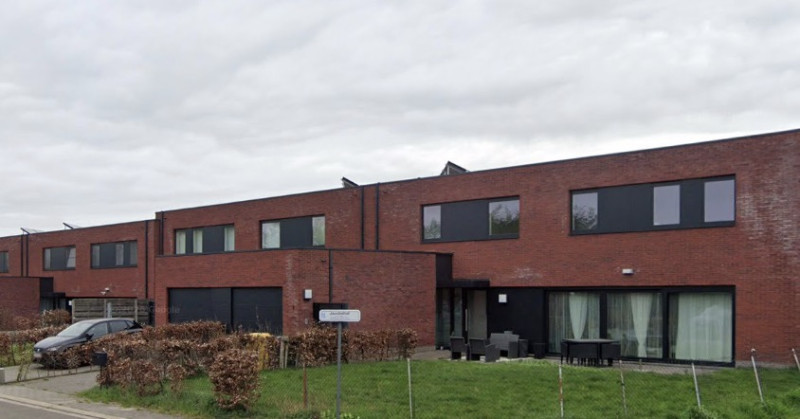 Sociale woningen in Meerbeek liggen stil: buurt trekt naar rechtbank over verkeers- en wateroverlast