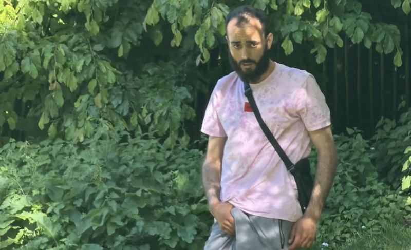 🎥 Brusselse politie zoekt deze agressieve, Brusselse rukker