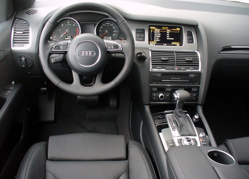 Ongeval Brasschaat: van wie is grijze Audi Q7 met Nederlandse nummerplaat? P-magazine ziet vijf mogelijkheden