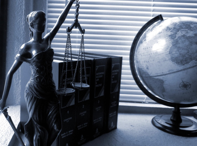 Justitie: de enige sector waar achterstand officieel als werkmethode wordt erkend