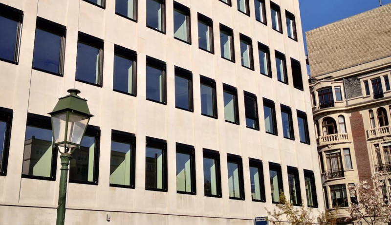 XR blokkeert olie- en gaslobby in Brussel: "Ze boeken woekerwinsten en lobbyen om belastingen te vermijden"