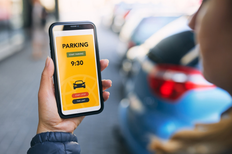 Parkeerapps in België: een verdoken monoplie dat ons dubbel en dik doet betalen. Ministers doen niets.