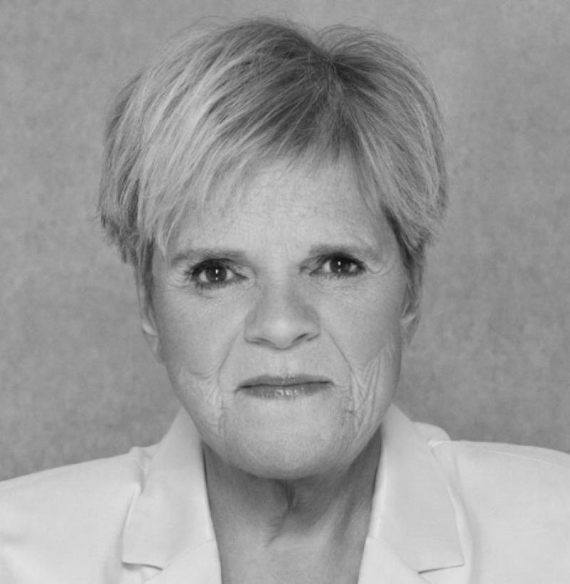 Emotionele uitvaart van Margriet Hermans met poëtisch eerbetoon van Herman Brusselmans