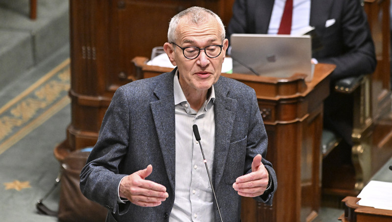 Nekpijn? Niet Neuten. Gewoon werken: overheid bepaalt voortaan hoe lang je ‘ziek mag zijn’