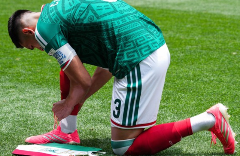 De opvallendste WK-trend? Plots draagt elke voetballer roze voetbalschoenen
