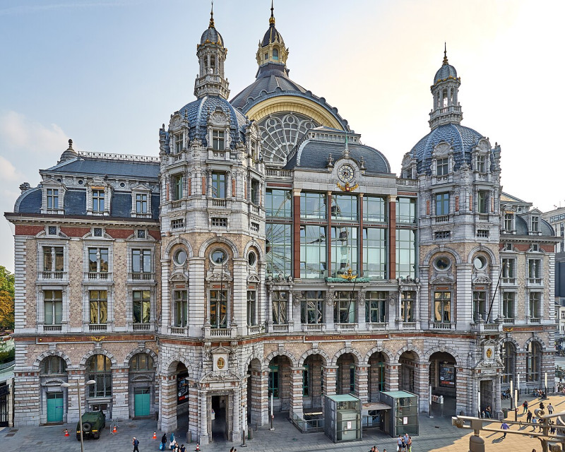 Boodschap van NMBS na persoonsongeval bij Antwerpen: “Deze trein rijdt niet en trek dus uw plan“