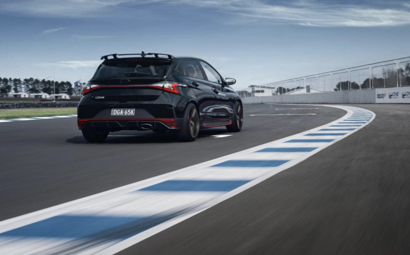 Hyundai neemt afscheid van de i20 N met een speciale editie: een kleine hooligan in zwart kostuum