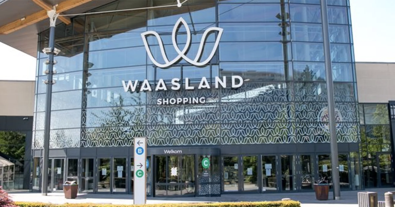 Waasland Shopping Center: brandweer redt baby uit snikhete auto