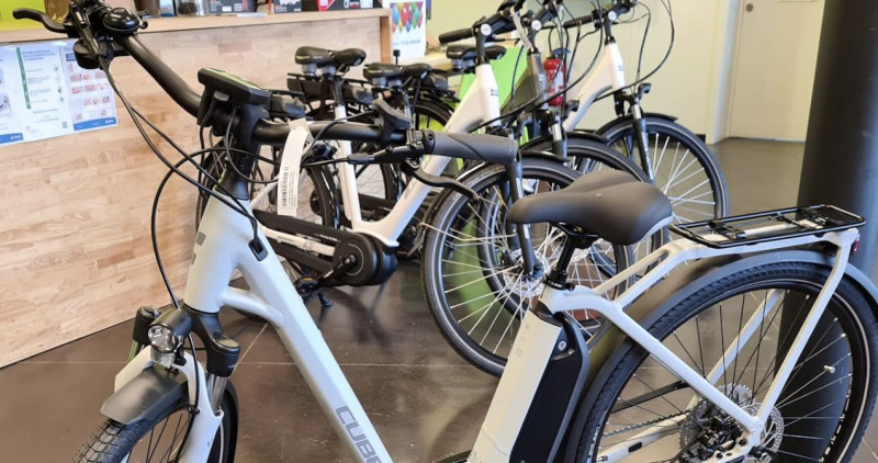 De Sprong zwaait fietsenwinkels in Meerhout en Mol vaarwel — maar niemand verliest zijn job