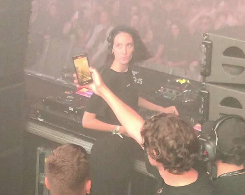 Het imperium van topdj Amelie Lens: twee miljoen euro eigen vermogen, maar ook financiële verrassingen