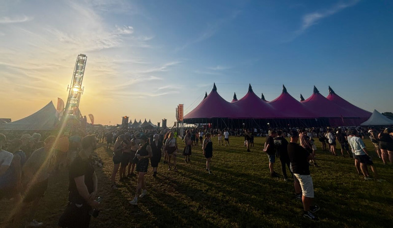 Jera On Air: hitterecords breken en toch blijven moshpitten