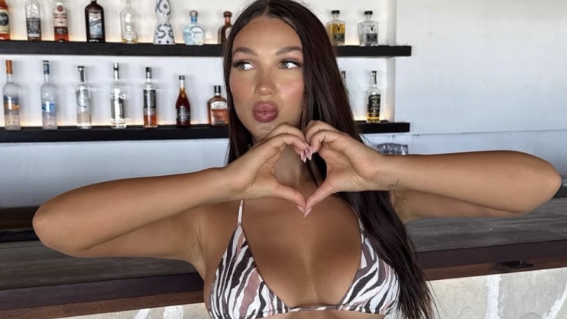 📸 Gracie zet haar gracieuze vormen graag in de kijker