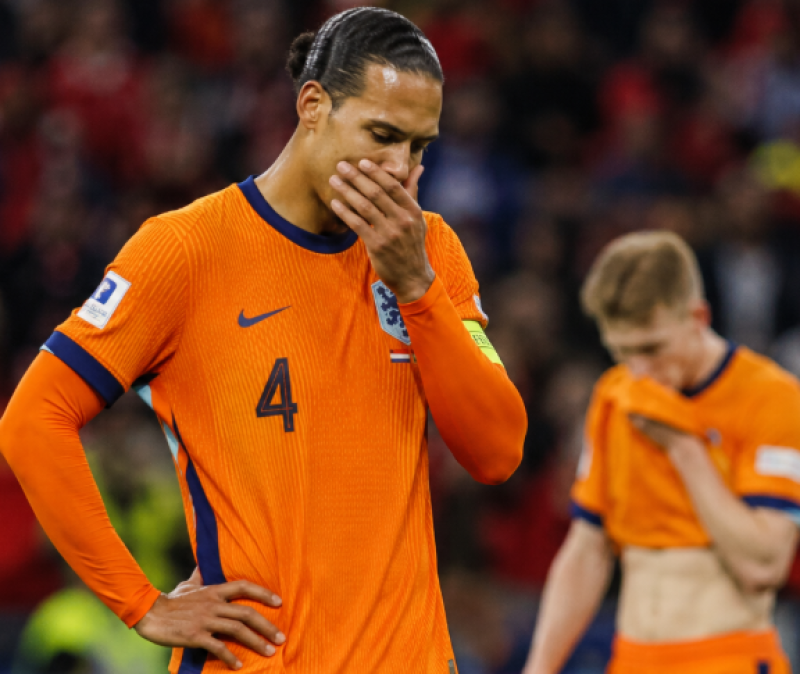 "Zijn positie is niet langer houdbaar": Nederlandse pers niet mals over wanprestatie Oranje
