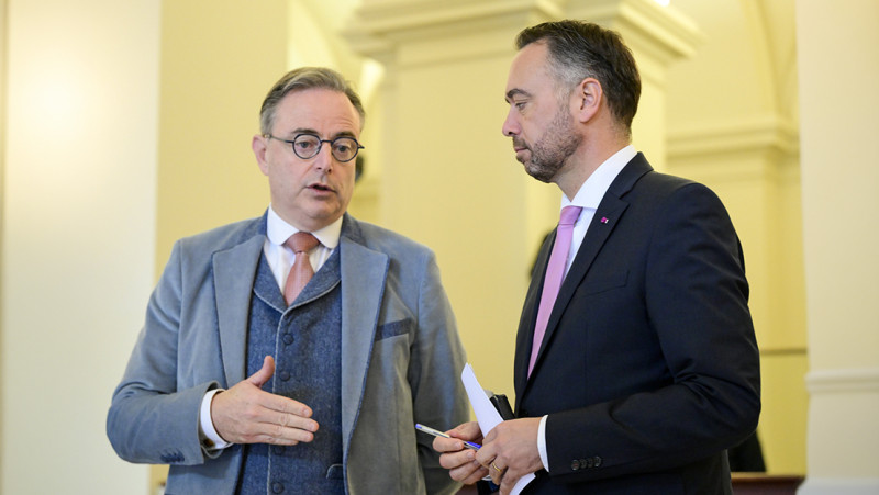 Prévot gooit erkenning Palestina op de Belgische regeringstafel: De Wever moet kleur bekennen