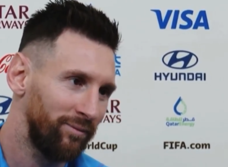 🎥 Messi en de journaliste: affairegeruchten laaien opnieuw op, maar de voetbalgod lacht ze weg