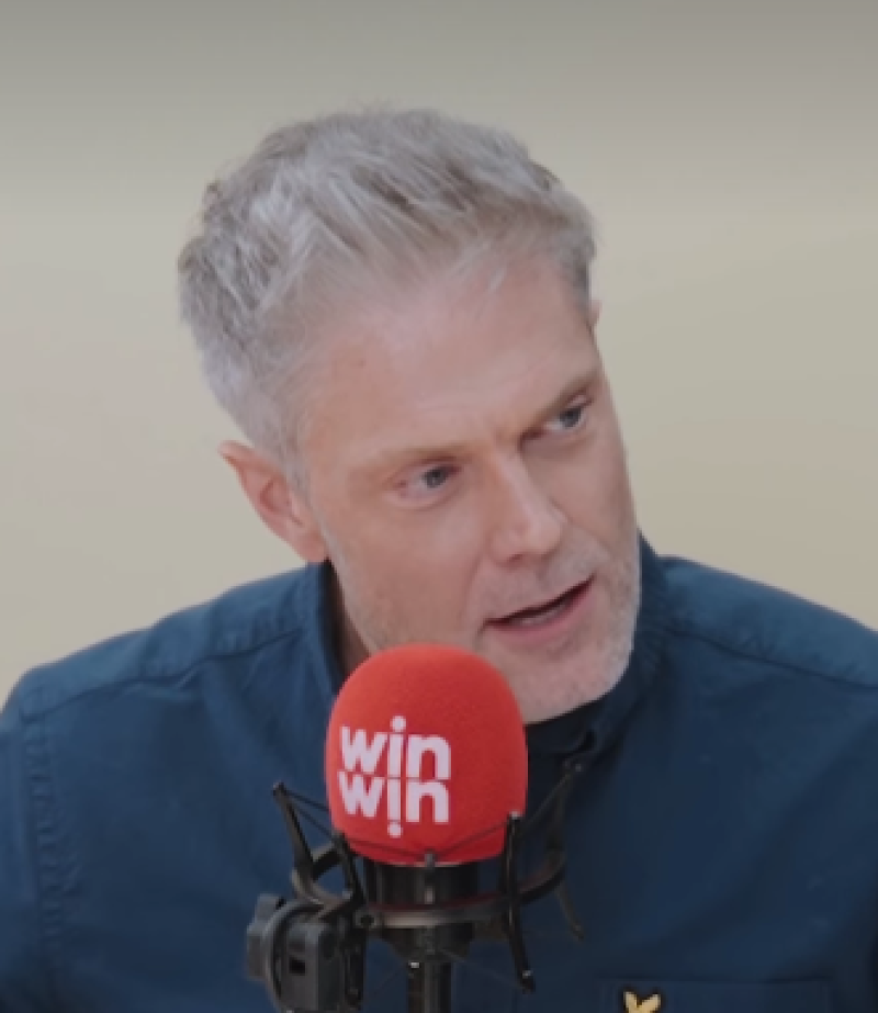 🎥 Van koptelefoon tot zonnebril: Maarten Vangramberen onthult bizarre truc om zijn eigen spullen niet kwijt te raken