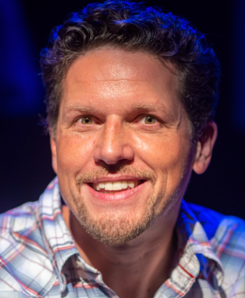 P-magazine onderzoekt: goed jaar voor firma van stand-upcomedian Michael Van Peel